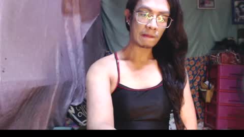 KENNY DOLL online show from April 19, 6:03 am