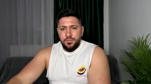 gold_alpha_boy online show from May 11, 6:16 pm