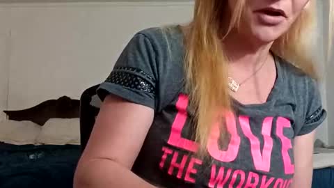 goldendoll1704 online show from June 8, 12:16 am
