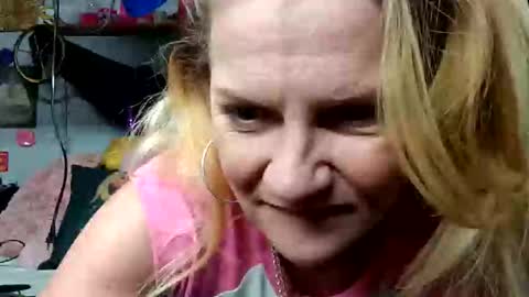 goldendoll1704 online show from February 15, 7:32 am