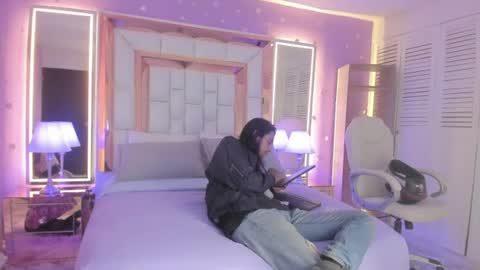 goldentemptation_ online show from June 21, 2:12 pm