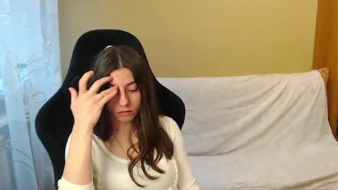 Elizabeth Effie online show from June 5, 4:34 pm