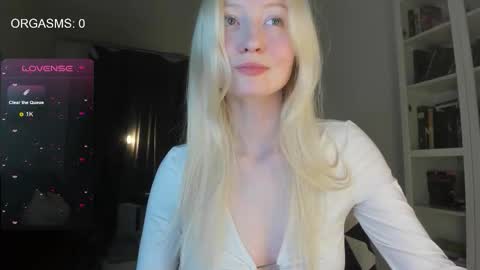 SOPHIE online show from December 15, 10:50 pm