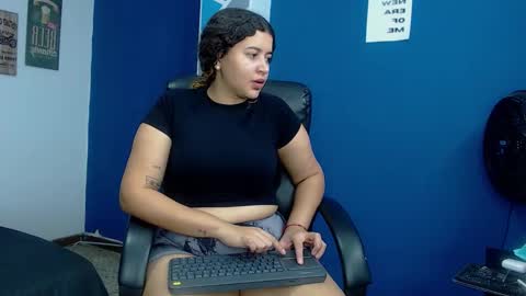 Goodgirlxxxl online show from March 19, 1:00 am