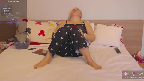 Elysa online show from March 17, 7:02 am