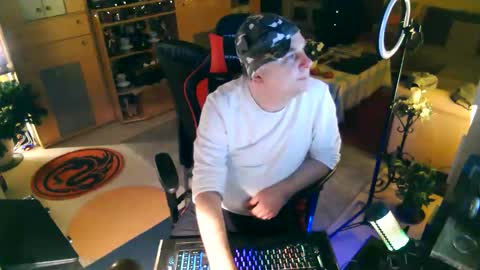 google5001 online show from February 3, 6:51 am