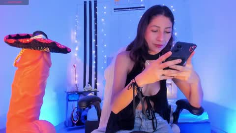 i am Jessi  I love animals and drawing I hope to get along with everyone. XOXO online show from April 4, 8:49 pm