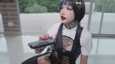 sophie  Special celebration a the beach 300k followers 3011 and 0112   online show from April 9, 7:41 pm