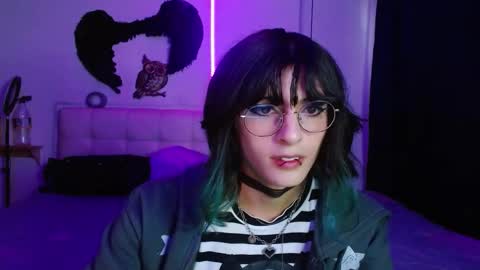 Snapshot of goth_minerva chatting on September 22, 1:37 pm goth_minerva online show from September 22, 1:37 pm