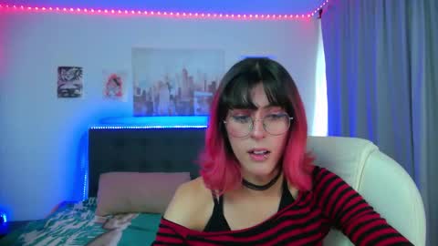 goth_minerva online show from February 7, 3:15 pm