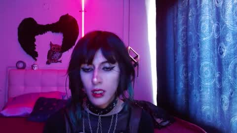 Snapshot of goth_minerva chatting on September 11, 2:07 pm goth_minerva online show from September 11, 2:07 pm