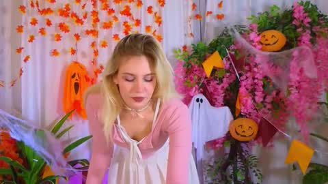 Snapshot of gracecaldwell chatting on October 28, 4:52 pm Grace online show from October 28, 4:52 pm