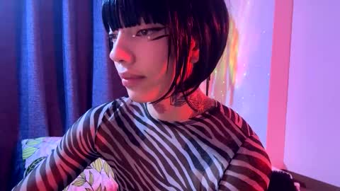 Snapshot of grayce_blossoms24 chatting on October 17, 1:53 am grayce blossoms24 online show from October 17, 1:53 am