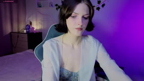 Snapshot of green_tea666 chatting on September 18, 12:03 am Lilith online show from September 18, 12:03 am