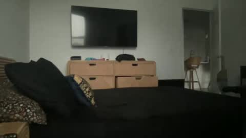 Snapshot of greeneyeddream129 chatting on January 23, 10:44 pm mila 3 online show from January 23, 10:44 pm