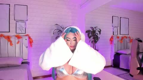   online show from October 15, 7:15 pm