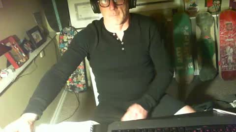 Snapshot of greenrooster1 chatting on October 17, 7:01 am greenrooster1 online show from October 17, 7:01 am