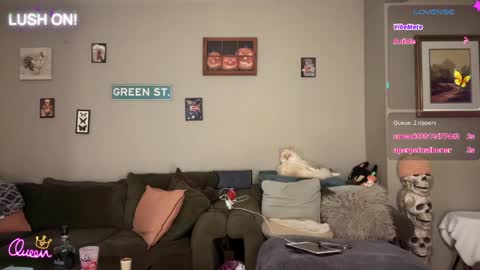 SexQueen Nikki online show from April 4, 3:13 am