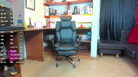 greta_voss online show from April 2, 7:43 pm