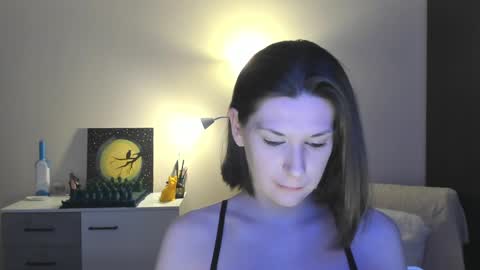 Snapshot of gretamiln chatting on December 4, 9:18 pm Greta online show from December 4, 9:18 pm