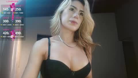 Greyslopez online show from February 12, 11:09 pm