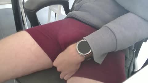 Snapshot of griesie chatting on October 28, 10:49 am Griesie online show from October 28, 10:49 am