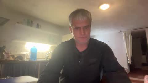 guardiannif_ online show from January 31, 8:06 pm