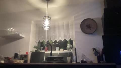 guil0 online show from September 30, 7:19 am