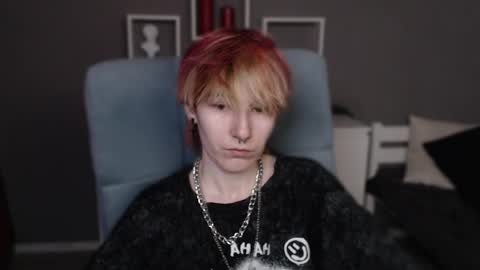 guitarandangell online show from April 18, 7:54 am