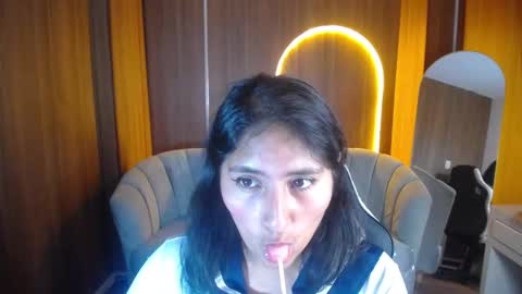 Snapshot of gumball_b chatting on October 23, 4:14 am gumball_b online show from October 23, 4:14 am
