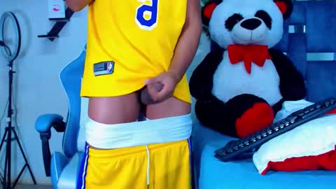 Hakim online show from November 2, 3:45 pm