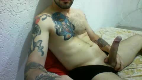 Snapshot of gustavyuri chatting on October 3, 4:43 am Gustav online show from October 3, 4:43 am