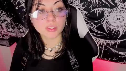 Snapshot of guxplo_ chatting on September 27, 1:42 pm Miss online show from September 27, 1:42 pm