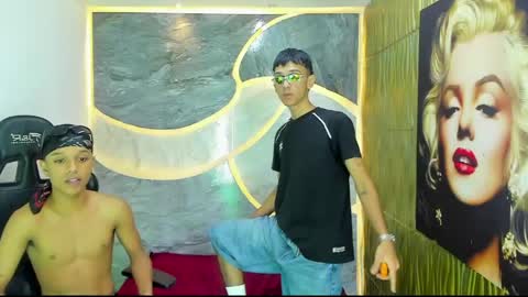 guys_hard_cock online show from April 6, 4:46 am