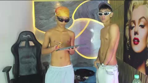 guys_hard_cock online show from April 14, 8:45 pm