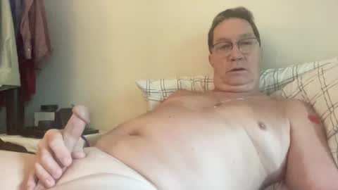 Snapshot of gwashere4u chatting on October 15, 2:18 pm gwashere4u online show from October 15, 2:18 pm