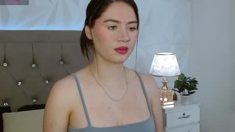 Gwen Drew online show from March 17, 1:38 pm