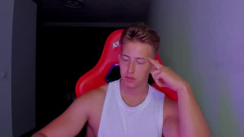 Oliver online show from November 10, 10:01 pm