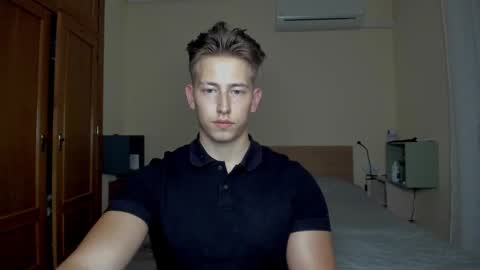 Oliver online show from February 21, 10:15 pm