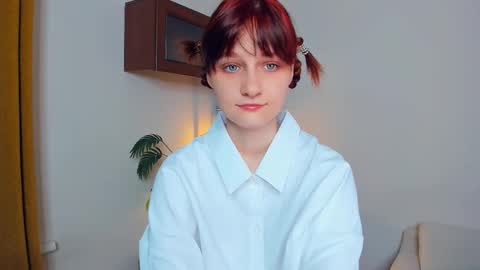 Kelly  Lilly online show from September 9, 6:41 pm