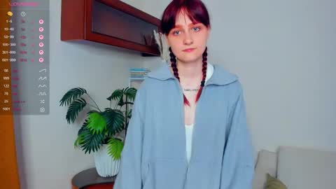 Kelly  Lilly online show from September 27, 7:22 pm