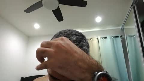 h0nest84 online show from April 19, 6:10 pm