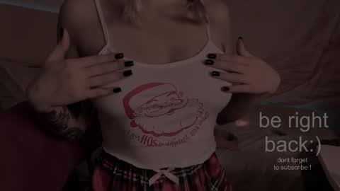 Snapshot of h2h0e chatting on September 12, 8:33 pm Lana online show from September 12, 8:33 pm