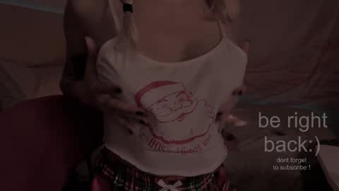 Snapshot of h2h0e chatting on October 16, 8:51 pm Lana online show from October 16, 8:51 pm