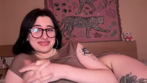 Helga online show from February 1, 4:48 pm