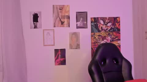 haanna_thompsoon online show from June 11, 2:33 am