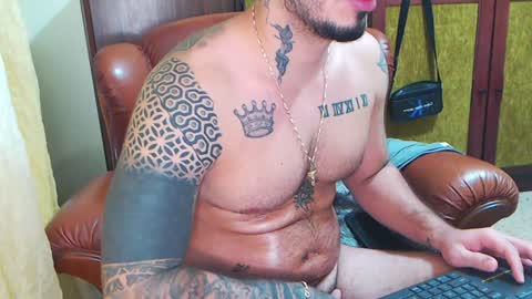 Snapshot of hades_carter chatting on December 15, 4:18 am Hades online show from December 15, 4:18 am