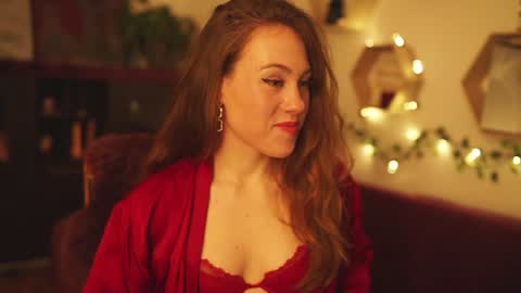 hahayessihaveone online show from January 19, 9:45 pm