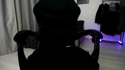 Adam online show from January 5, 7:39 pm