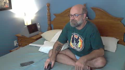 HairyDaddyBear69 online show from September 20, 12:46 am